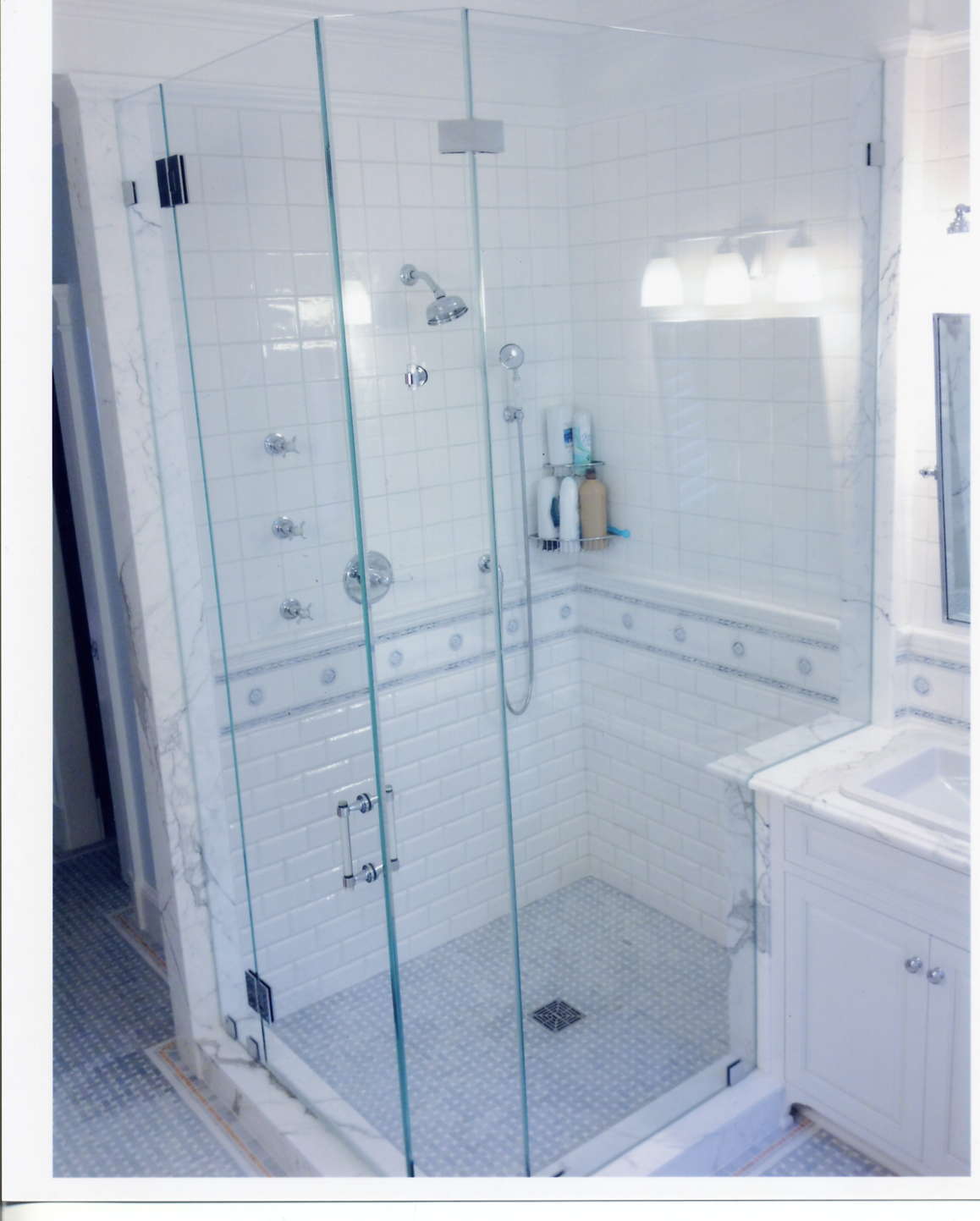 why-glass-shower-doors-are-the-best-choice-for-seniors-fairfax-va